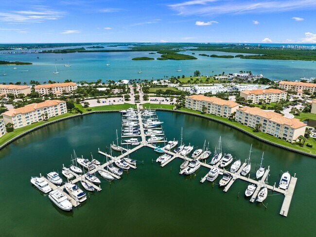 Building Photo - 17 Harbour Isle Dr W