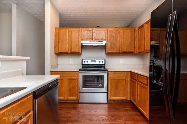 Building Photo - 246 Village Square Dr