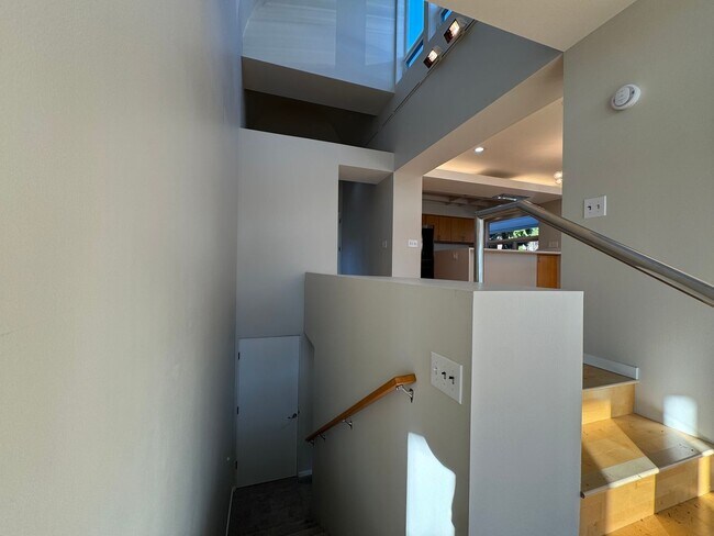 Building Photo - Breathtaking views of Chuckanut Bay!!