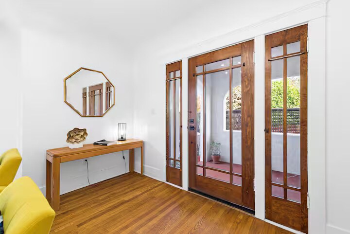 Building Photo - 3407 N Mountain View Dr