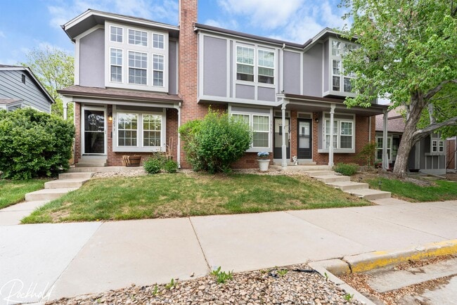 Primary Photo - 1253 S Flower Cir