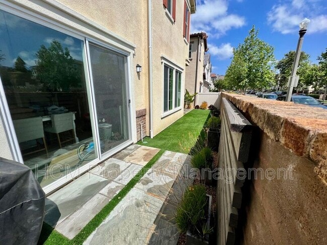 Building Photo - 33 Maduro St