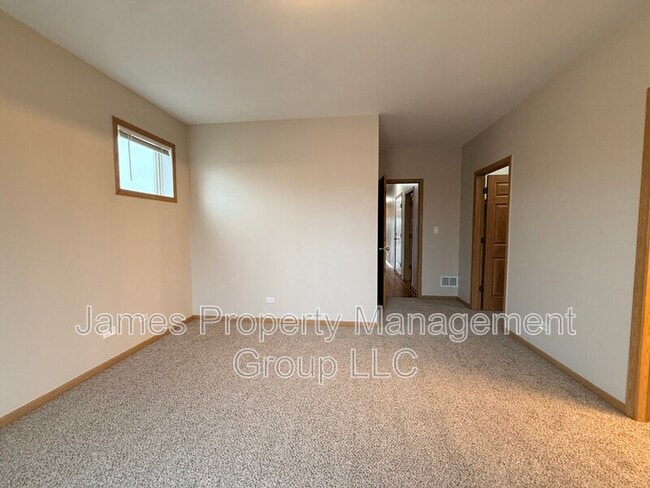 Building Photo - 2729 W Congress Pkwy