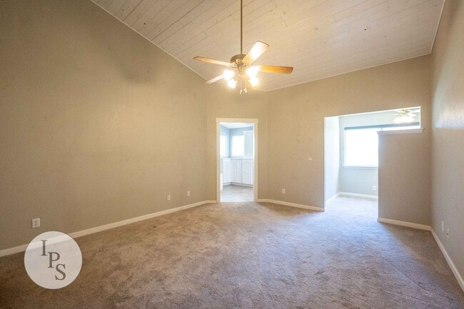 Building Photo - North Fresno Home, 3BR/2BA, Built 1991 – w...