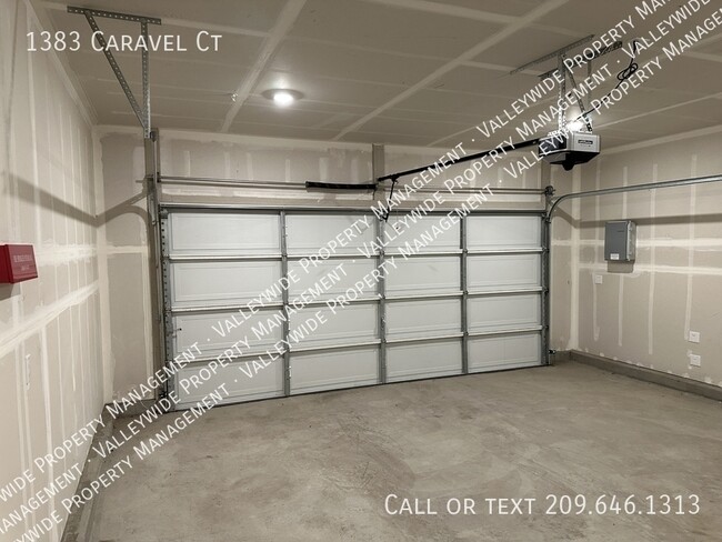 Building Photo - 1383 Caravel Ct