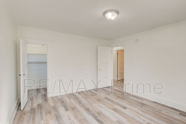Building Photo - 1135 Jackson Ave