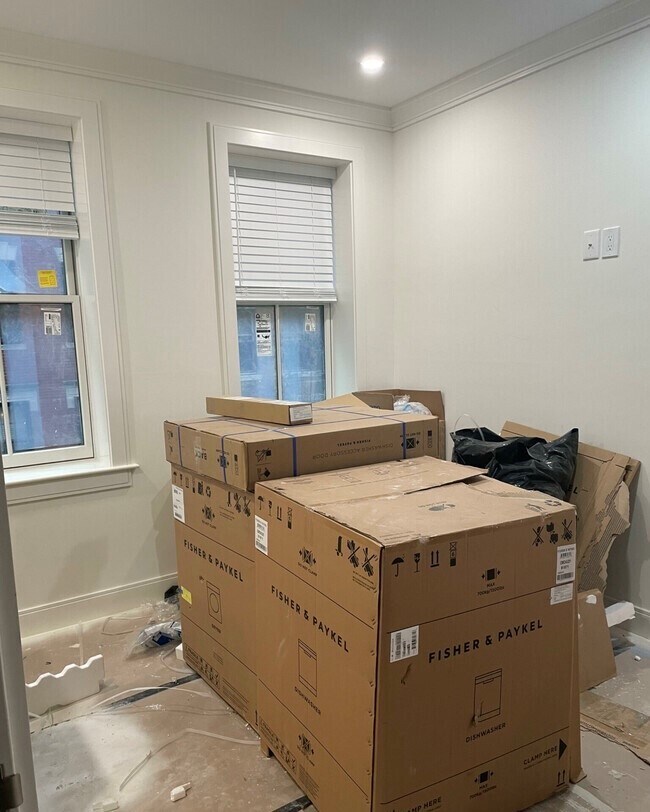 Building Photo - 18 Grove St