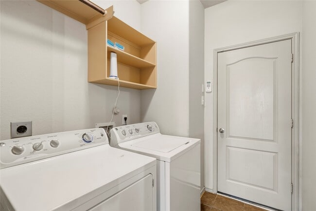 Building Photo - 5907 Water Violet Ln