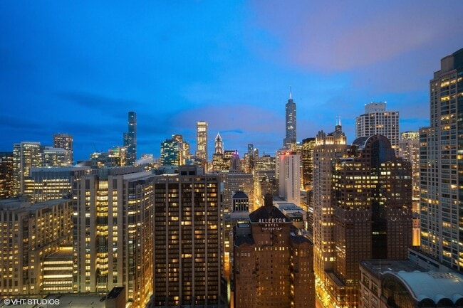 Building Photo - 161 E Chicago Ave