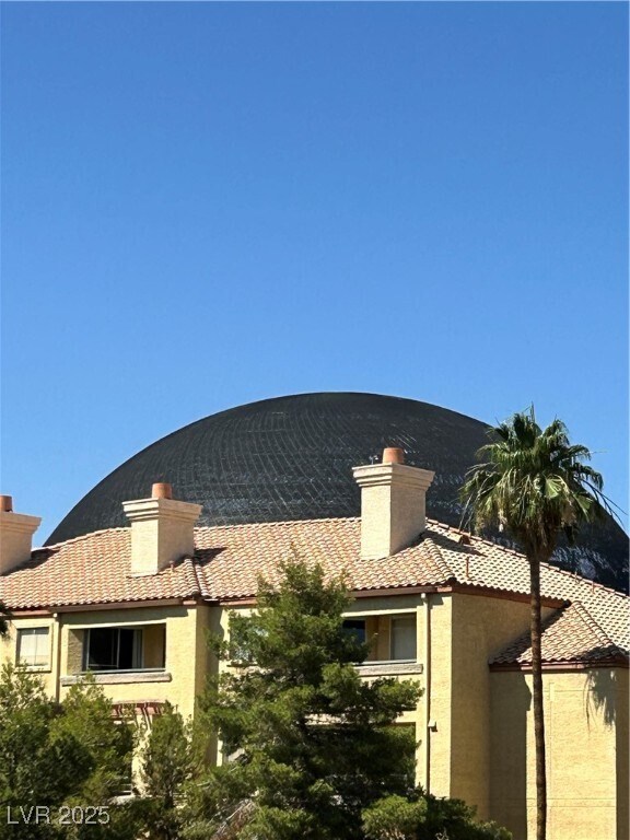 Building Photo - 220 E Flamingo Rd