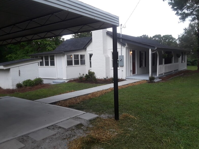 Sun Room - 4801 Hamby Rd