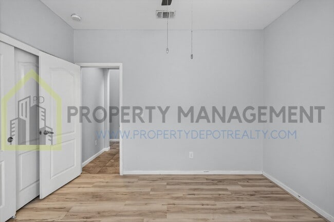 Building Photo - Spacious Elegance Awaits: 4-Bedroom Home with Hardwood Floors in Elk Grove!