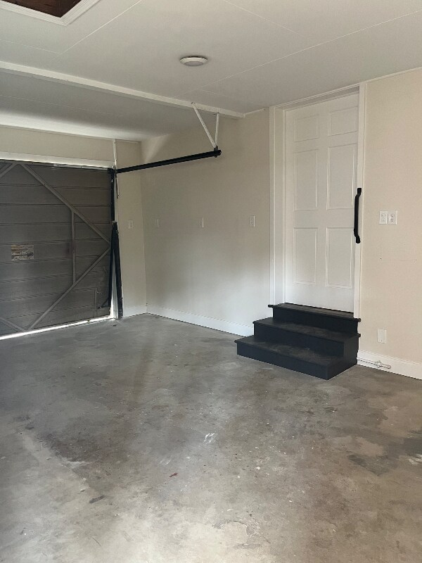 Building Photo - 3517 Jamaica Dr