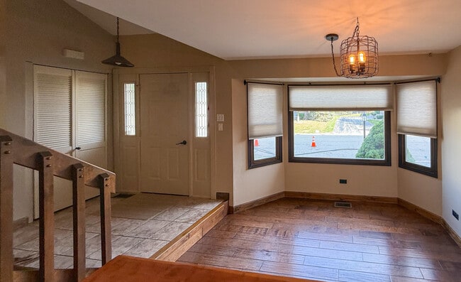 Building Photo - 15528 Whitehall Ln