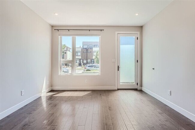 Building Photo - Luxurious 3br/3ba in RiNo + ROOFTOP PATIO!