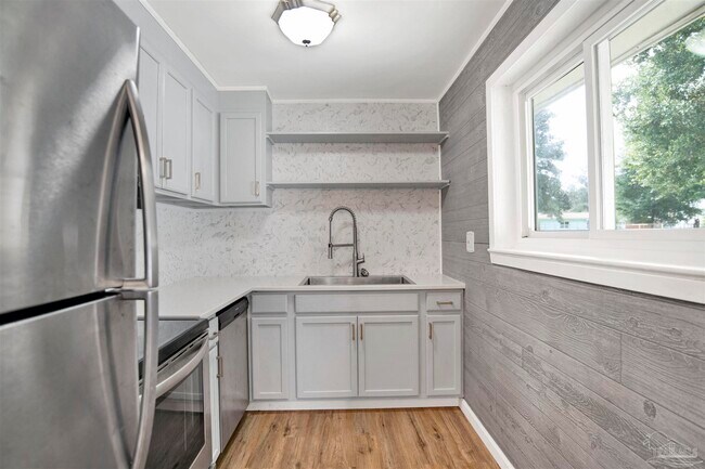 Building Photo - 51 Adkinson Dr