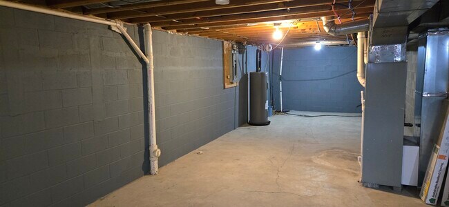 Building Photo - 80 Bridgeport Way