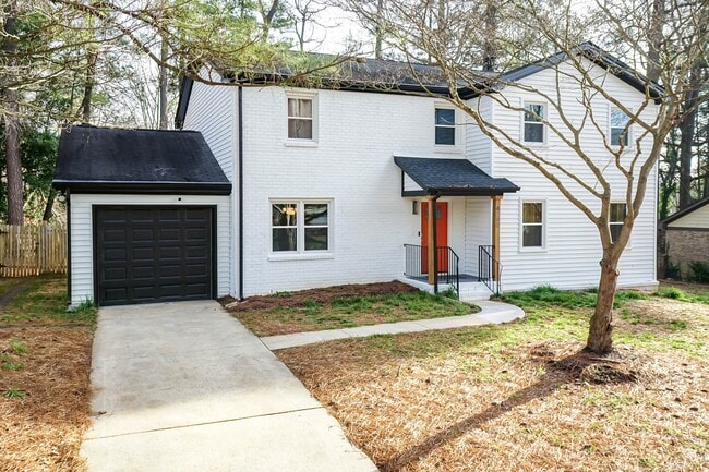 Building Photo - 4200 Pickwick Dr