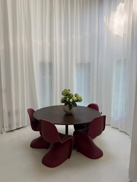 Building Photo - 40 Dogwood Ln