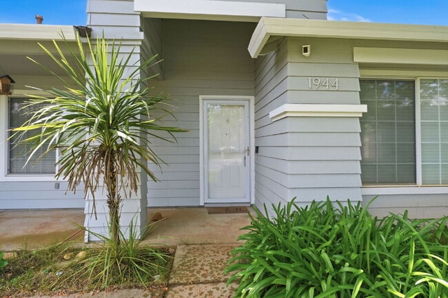 Building Photo - 3 Bedroom Home with RV/Boat Parking, Large Yard & Chicken Coop – Cul-de-Sac Location Near Kids Ki...