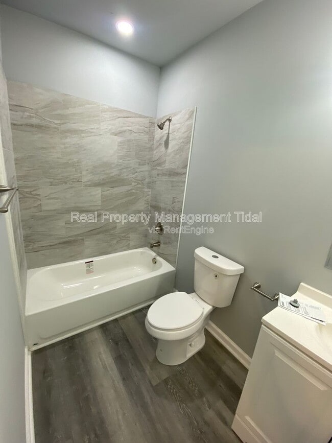 Building Photo - 22 Riverview Ave