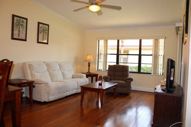 Building Photo - 38 Bethesda Park Cir