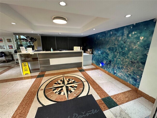 Building Photo - 10350 W Bay Harbor Dr