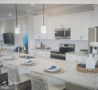 Building Photo - 7557 Dundee Rd