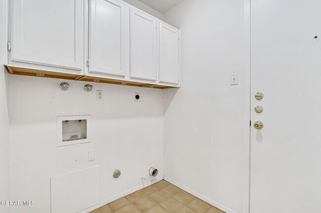 Building Photo - 3223 Isla Morada Dr
