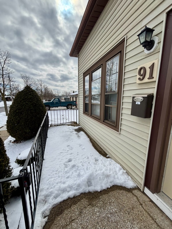 Building Photo - 91 Laverack Ave