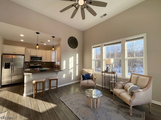 Building Photo - 5 W River Styx Rd