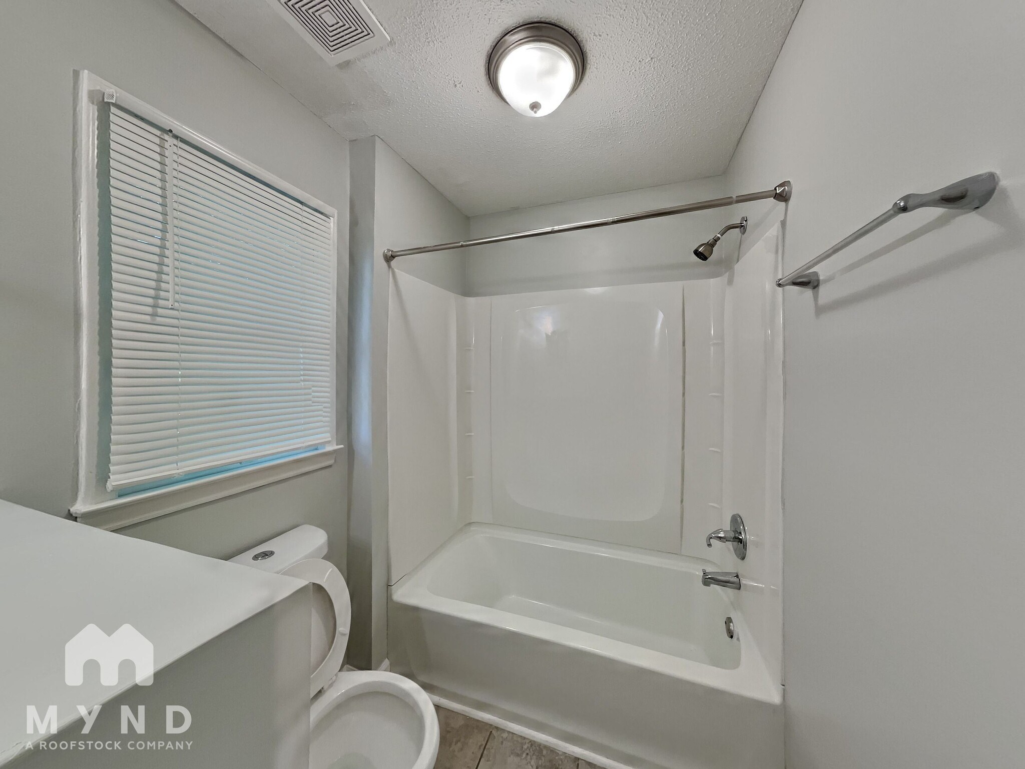 Building Photo - 904 Clifford Dr