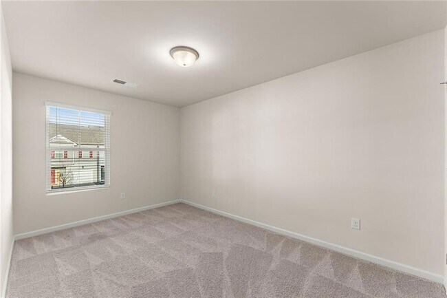 Building Photo - 76 Regent Pk