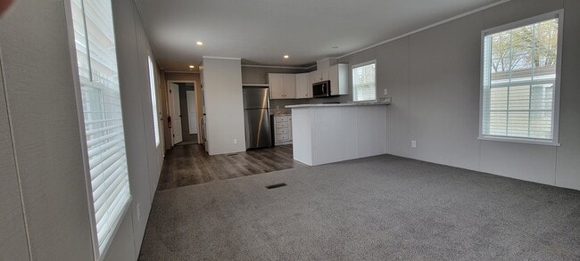 Building Photo - 5165 Chantelle Dr