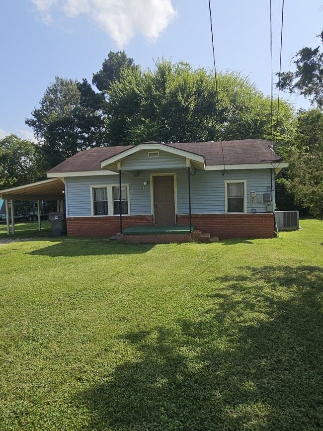 Building Photo - 505 McHale St
