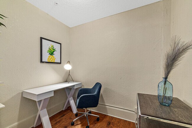 Building Photo - 92 Washington St