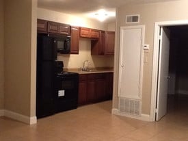 Building Photo - 2108 Willow St