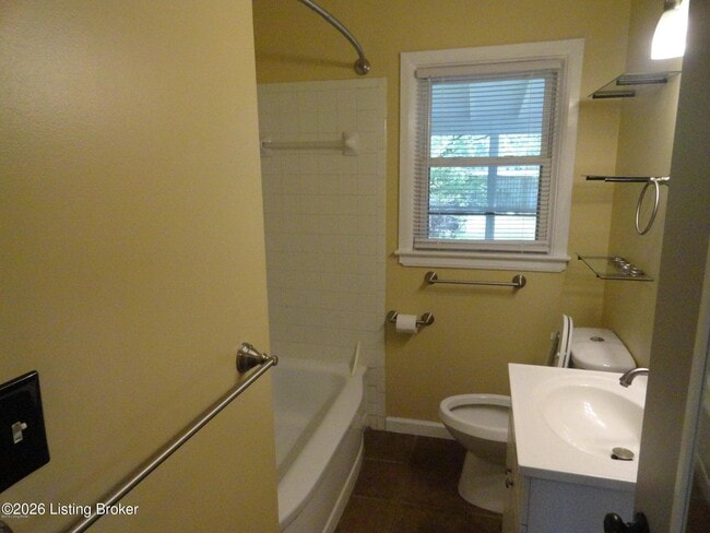 Building Photo - 502 Harris Pl
