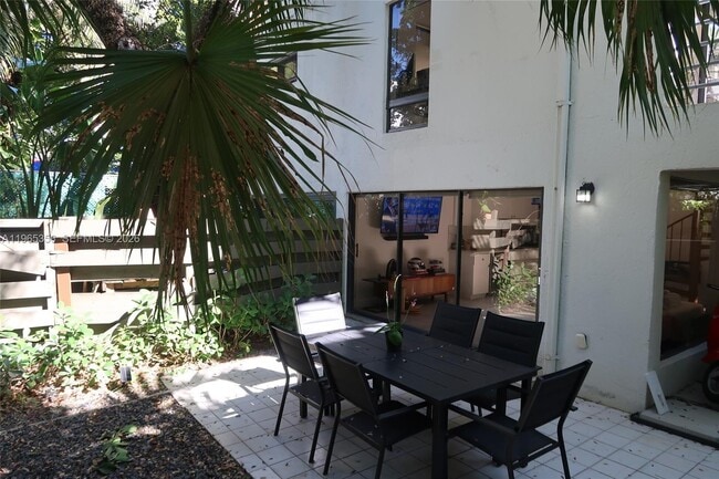 Building Photo - 3034 SW 27th Ave