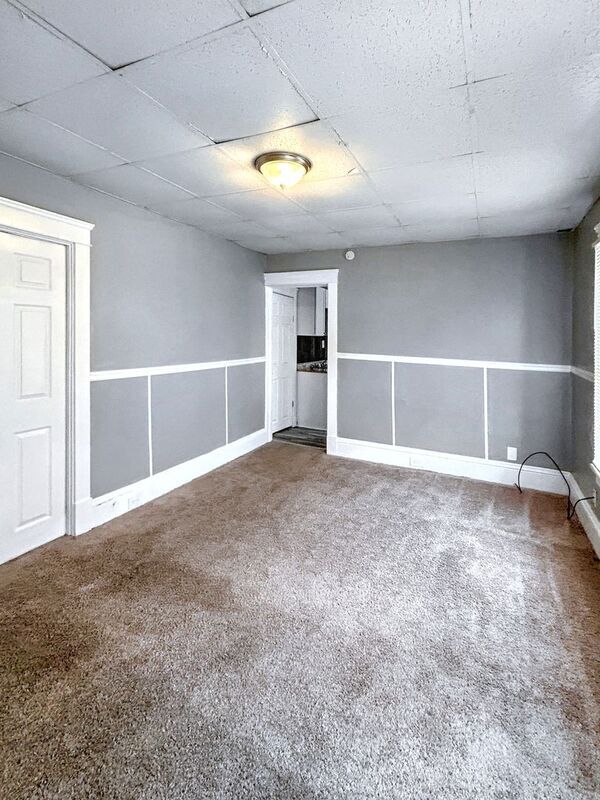Building Photo - 5806 Bonna Ave