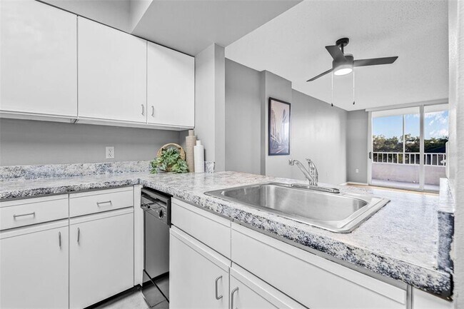 Building Photo - 2333 Feather Sound Dr