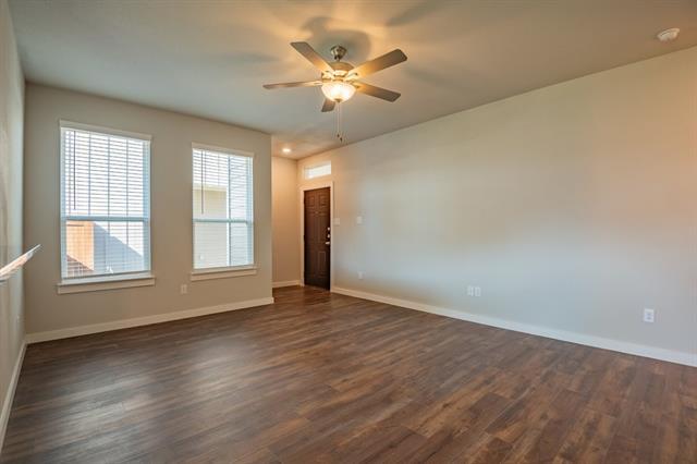 Building Photo - 720 Wheatfield Dr