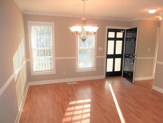 Building Photo - 1215 Delham Rd