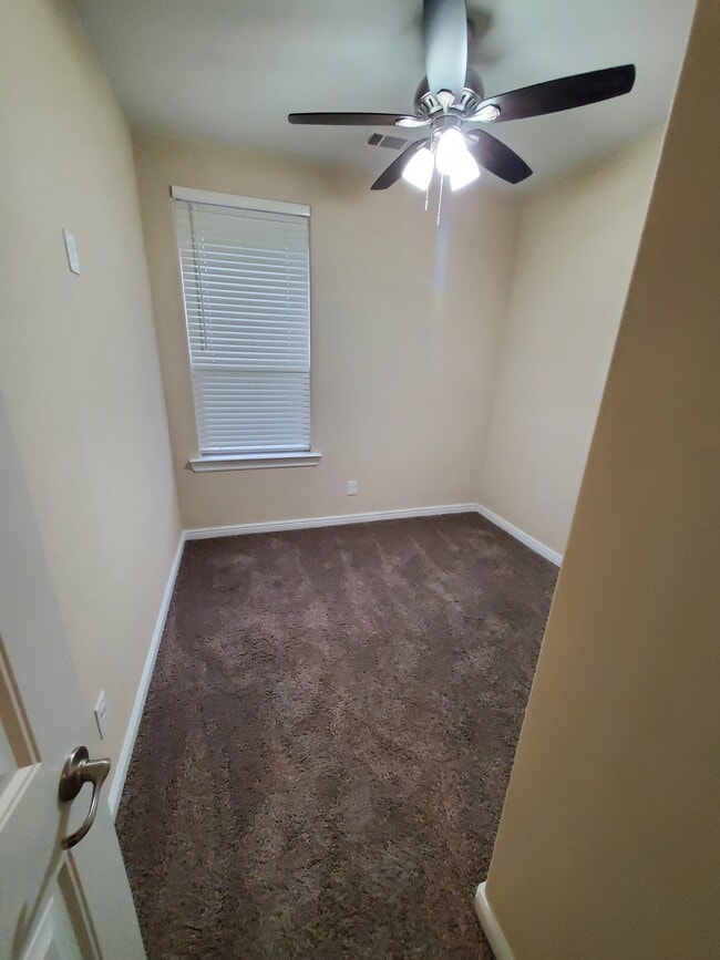 Building Photo - 103 Shadow Mountain Dr