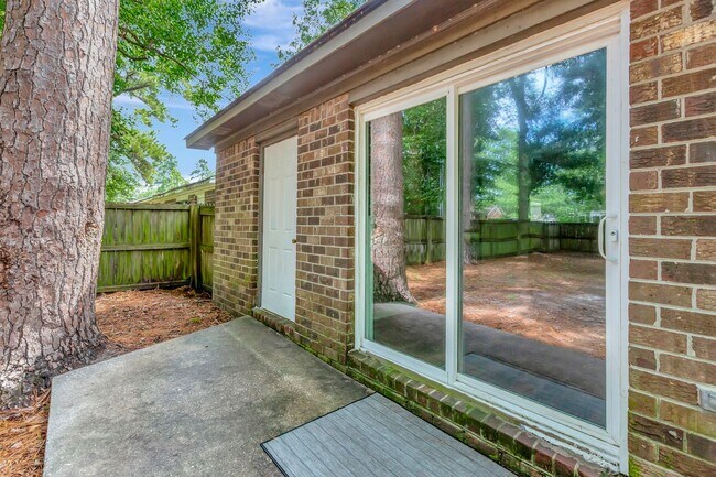 Building Photo - Charming 3BR/2B Duplex in Gadsden Acres – ...