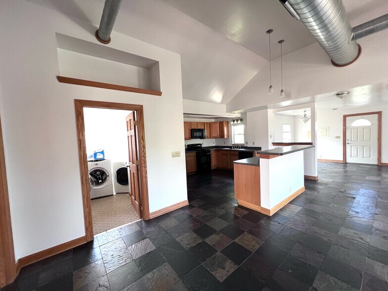 Building Photo - 1400 College Ave