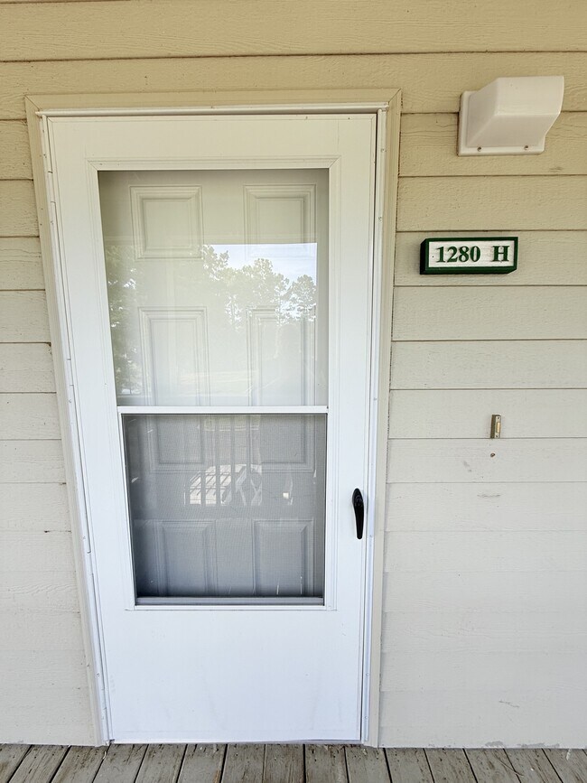 Building Photo - 1280 White Tree Ln