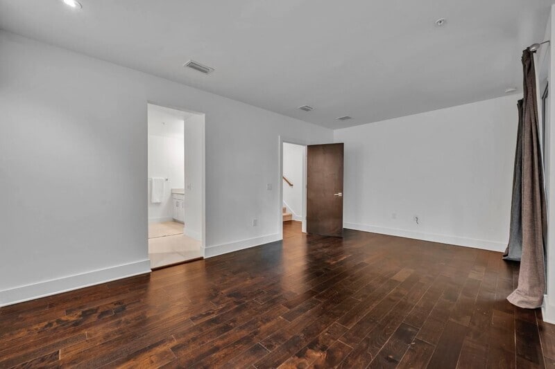 Building Photo - 438 W Swoope Ave