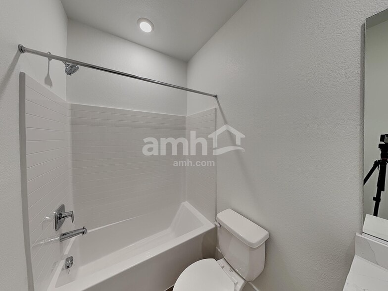 Building Photo - 677 Crimson Flare Ct