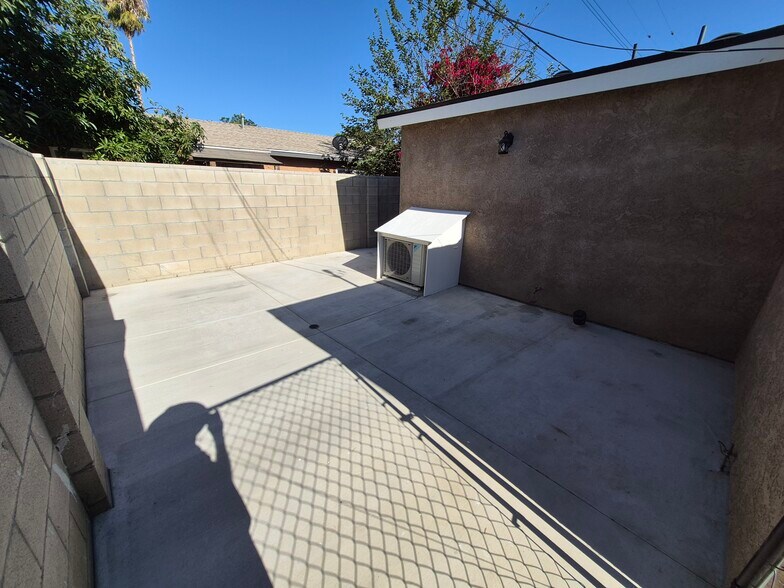 Back Patio - 901 E Occidental St